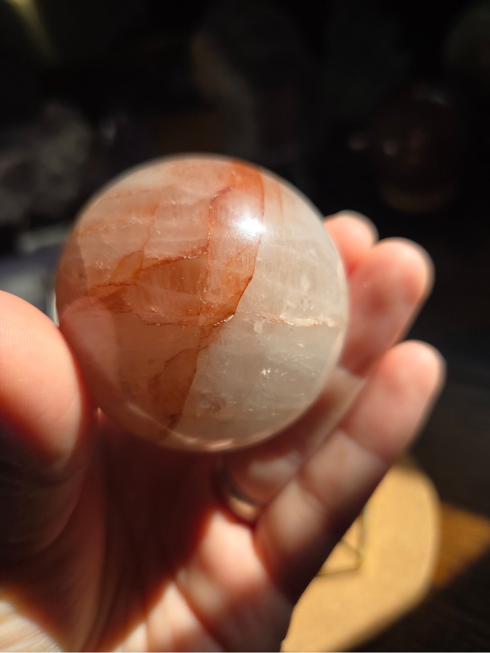 Fire quartz sphere - Picture 3 of 15